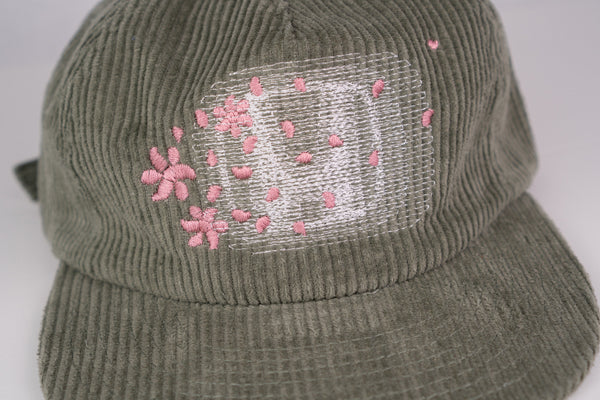 auto motion blur | mid 5 panel (dusty sage)