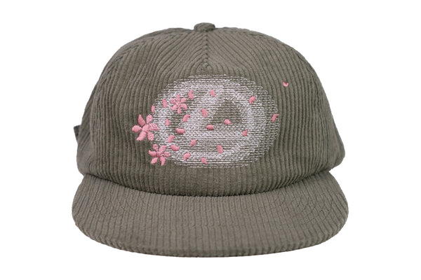 auto motion blur | mid 5 panel (dusty sage)