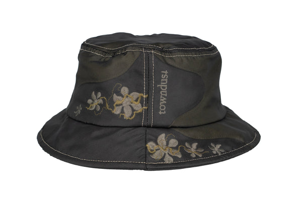 wear away | curved panel bucket - onyx / taupe